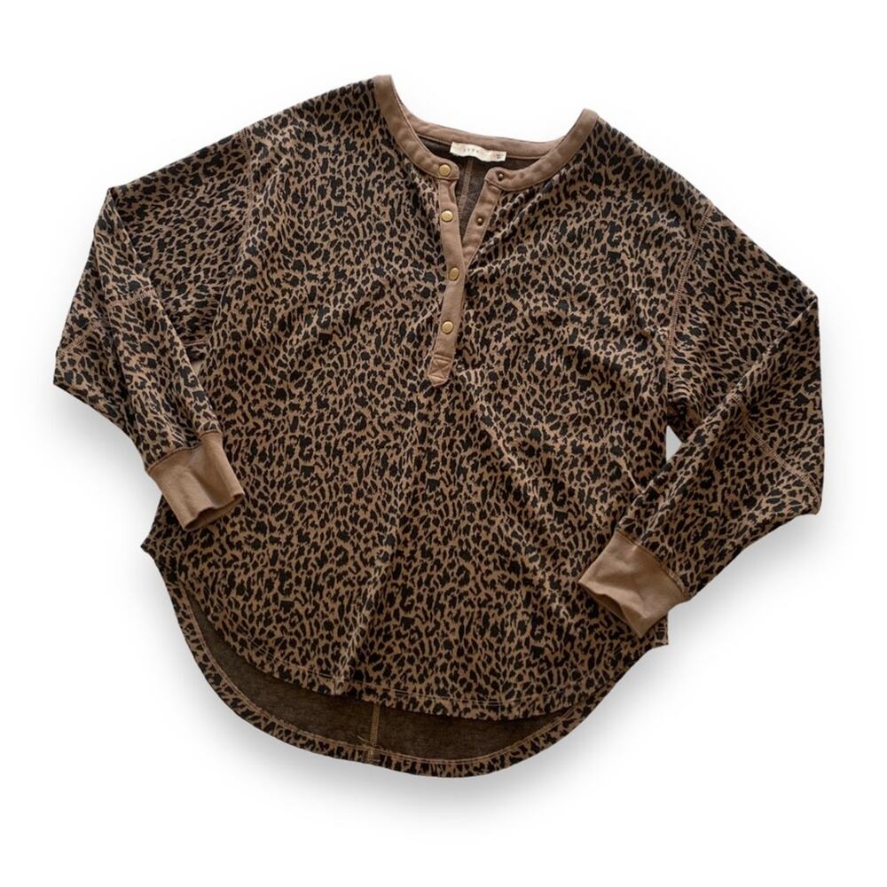 Lush Leopard Print Curved Hem Oversized 3/4 Length Sleeve Shirt Women's Small